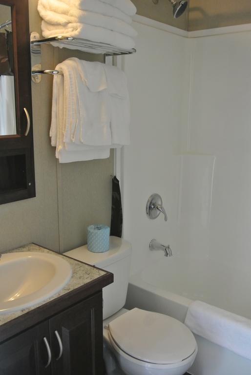 Sherkston Shores Beach Resort Port Colborne Oda fotoğraf